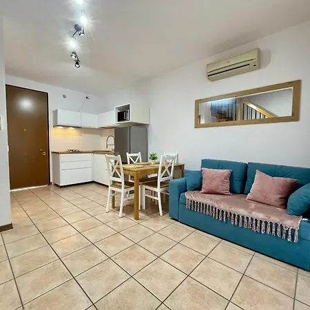 Вилла Modern Seaside Flat By The Pool